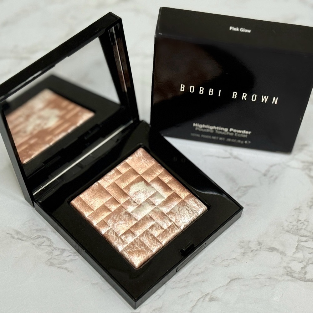 ✨Bobbi Brown Pink Glow Highlighter✨